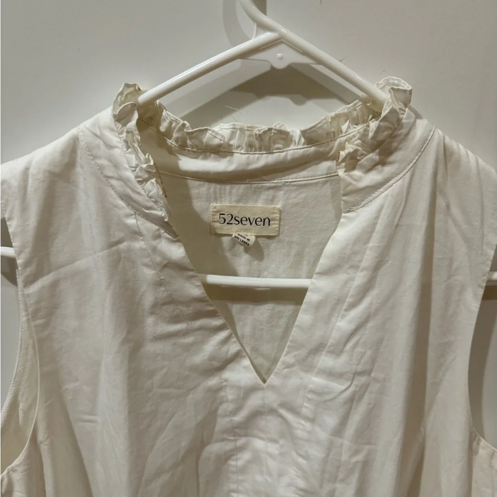 Sleeveless White Tunic Top - Picture 3 of 6